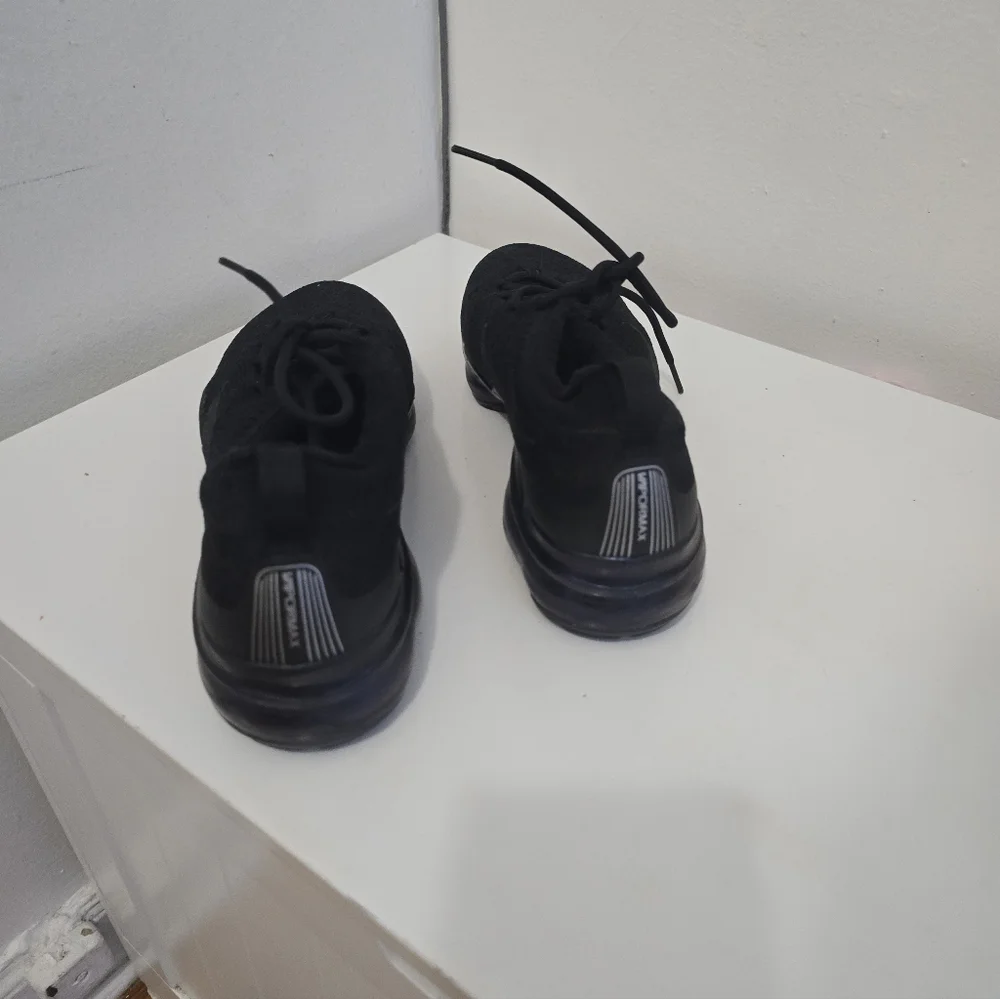 Nike Kids Air VaporMax Flyknit Sneakers - Black Size 38.5